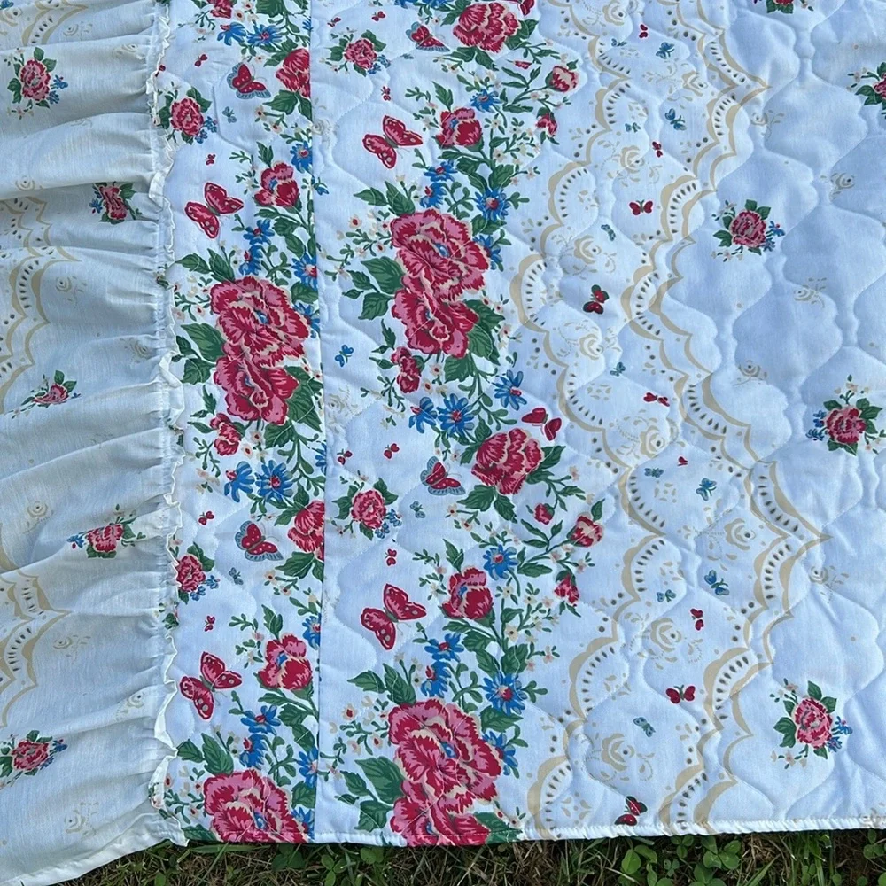 NOSWOT Floral Full Bedspread Quilted Ruffled Drop Roses Romantic Cottage Grandma